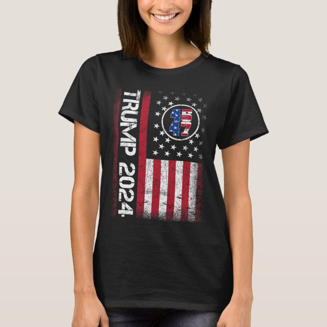 2024 45 47 Stand mit amerikanischen Fahnen Frauen T-Shirt (Vorderseite)