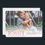 2024 FAMILY FOTO Moderne Kids JOYFUL Herzrot Ankündigung<br><div class="desc">von kat massard >>> WWW.SIMPLYSWEETPAPERIE.COM <<< An Trend Card Design mit dem Zitat JOYFUL mit Ihrem Lieblings-Foto in Landschaftsorientierung KONTAKT kat@simplysweetpaperie.com wenn Sie eine Hand benötigen,  um Ihr Foto perfekt anzupassen</div>