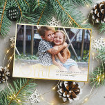 2024 FAMILY FOTO Moderne Kids JOYFUL Herzrot Folien Feiertagskarte<br><div class="desc">von kat massard >>> WWW.SIMPLYSWEETPAPERIE.COM << Mit echten,  glänzenden Folienakzenten! Ein on-Trend-Kartendesign mit dem Zitat JOYFUL mit Ihrem bevorzugten Foto in Landschaftsorientierung KONTAKT kat@simplysweetpaperie.com wenn Sie eine Hand benötigen,  um Ihr Foto perfekt anzupassen</div>