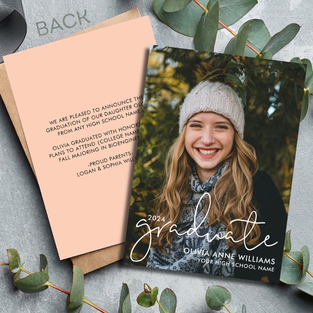 2024 Minimalistisch Overlay High School Graduate F Ankündigung (Von Creator hochgeladen)