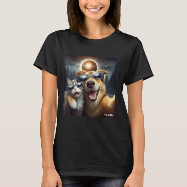 2024 Solar Eclipse Cat and Dog Wearing Solar Eclip T-Shirt (Vorderseite)