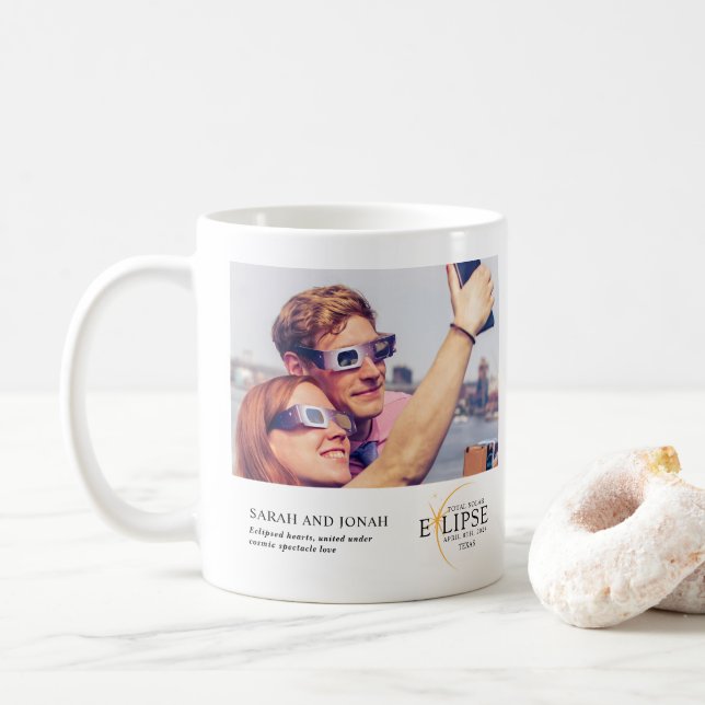 2024 Solar Eclipse Foto Paare Geschenke insgesamt Kaffeetasse (Mit Donut)