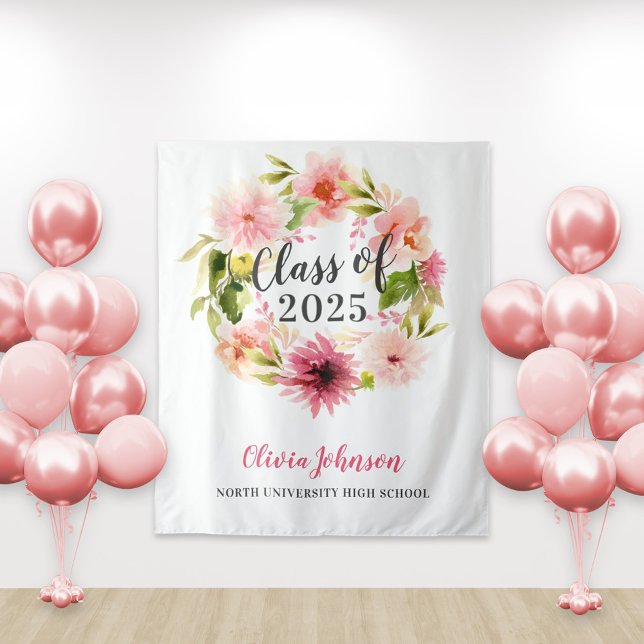 2025 Abschluss in rosa, florale Farbe im Hintergru Wandteppich (Von Creator hochgeladen)