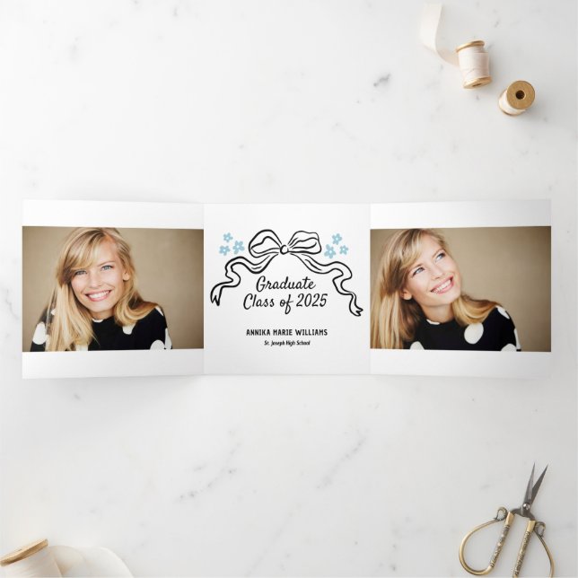 2025 Bow Graduate Multi-Foto Dreifach Gefaltete Ankündigung (Innenseite)