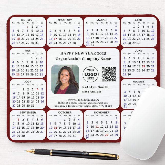 2025 Calendar Business Foto Logo QR Modern Red Mousepad (Von Creator hochgeladen)