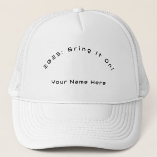 2025: Den Namen hier "Maßgeschneiderte weiße Kappe