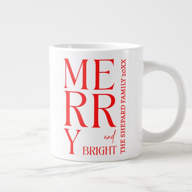 2025 Modern Merry and Bright Red Pink Christmas Jumbo-Tasse (Rechts)