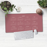 2025 Moderne Rose Gold Rosa Kalender Schreibtischunterlage<br><div class="desc">🌟 Dies ist für 2025 🌟 2025 Rose Gold Pink Calendar Desk Matte Mouse Pad. Diese Version ist in schicker Rose Gold,  aber die Farben können leicht angepasst werden! Bitte kontaktieren Sie uns unter cedarandstring@gmail.com ,  wenn Sie Hilfe beim Design oder den passenden Produkten benötigen.</div>