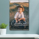 2025 Moderne Script Typografie Minimal Multi Foto<br><div class="desc">Suchen Sie einen personalisierten Familienplaner? Karo aus diesem 2025 Moderne Custom Foto erstellen Sie Ihren eigenen Familienkalender.</div>