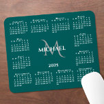 2025 Name des Kalenderdokuments auf Aquamarin Mousepad<br><div class="desc">Chic 2025 Kalendermauspad verfügt über einen eleganten individuelle Name und ein Monogramm über dem Jahr in der Mitte,  umgeben von einem weißen Kalender auf aquamarinem Hintergrund. Fügen Sie Ihren Namen und Initial in der Sidebar hinzu. Macht ein großartiges Geschenk! Copyright ©Claire E. Skinner. Alle Rechte vorbehalten.</div>