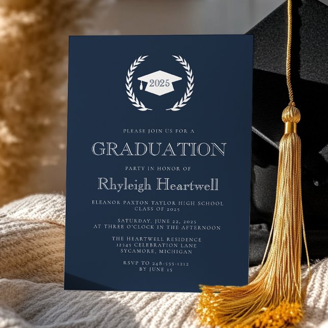2025 Navy Blue White Laurel Wreath Cap Grad Party Einladung (Von Creator hochgeladen)