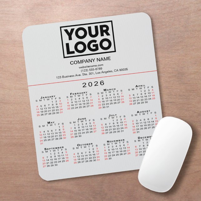 2026 Calendar Business-Logo und Text auf Grau Mousepad (2026 Calendar Business Logo and Text on Grey Mouse Pad, in situ)