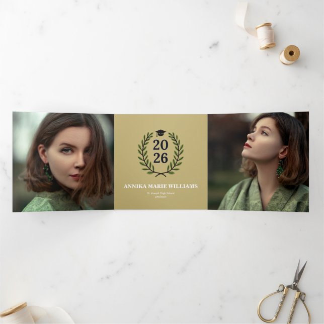 2026 Crest Multi Photo Tri-Fold Ankündigung (Innenseite)