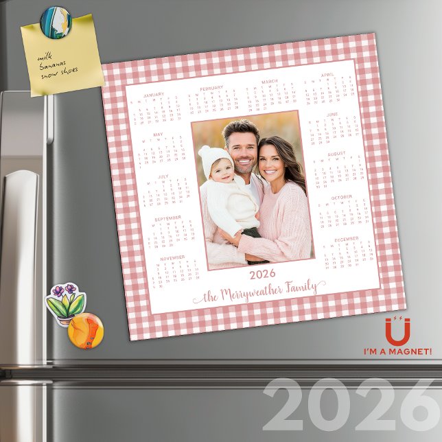 2026 Hütte Rosa Gingham Foto Magnetischer Kalender Magnetkarte (2026 Cottage Pink Gingham Photo Magnetic Calendar)