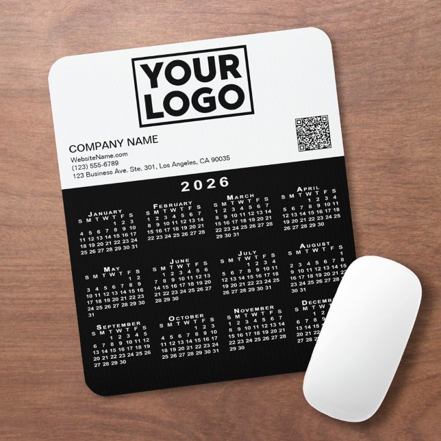 2026 Kalender Geschäft Logo QR Code Schwarz Weiß Mousepad (2026 Calendar Business Logo QR Code Black White Mouse Pad, in situ)