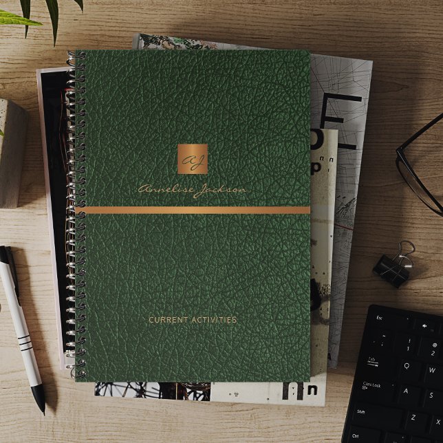 2026 Klassisches, grünes Ledergold mit Monogramm Planer (Von Creator hochgeladen)