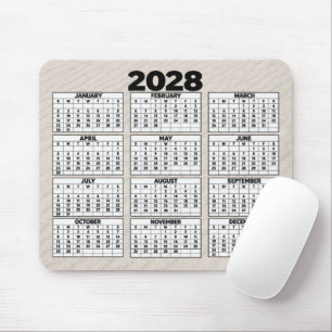 2028 Kalender mit Strand Sand Hintergrund Mousepad