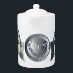 20. Hochzeitstag Platinum 2-Sterne-Fotos<br><div class="desc">Jeder verdient ein Herzemblem, um seine Meilensteine zu markieren, und für Ihren 20. Hochzeitstag ist nicht anders zu akzeptieren, dass Sie ein Platin zwei Jahrzehnte erreicht haben! Also habe ich eine metall-ähnliche Medaille und Sternrahmen dafür entworfen. Ich bin auch für jede Anpassung oder benutzerdefinierte Illustration, die für Sie gemacht. Bitte...</div>