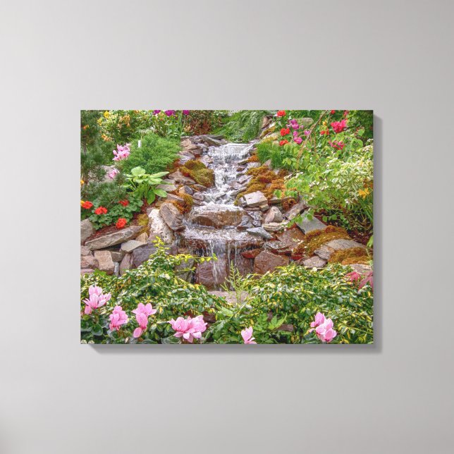 20x16 Wasserfall mit Frühlingsblumen Leinwanddruck (Vorderseite)