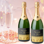 21. Geburtstag Party schwarzer Goldname Chic<br><div class="desc">Elegant,  klassisch,  glamourös und feminin für ein 21. Geburtstag Party. Ein goldfarbenes Band und Bogen mit goldenem Glitzer und Funkeln,  ein bisschen Bling und Luxus. Schwarzer Hintergrund. Vorlagen für den Namen,  das 21. Lebensjahr,  das Geburtsdatum und das Datum des Jahrestages und die Altersnummer. Goldene Buchstaben.</div>