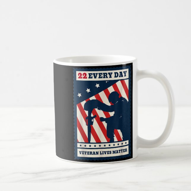 22 Every Day Veteran Lives Veteran Suicide Awarene Kaffeetasse (Rechts)