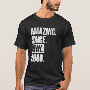 22 Jahre alt 22. Geburtstag Phantastisch seit Mai  T-Shirt