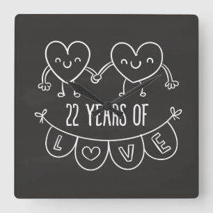 22nd Anniversary Gift Chalk Hearts Quadratische Wanduhr