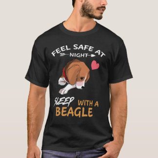28 fühlen sich bei Nachtruhe mit Beagle sicher T-Shirt