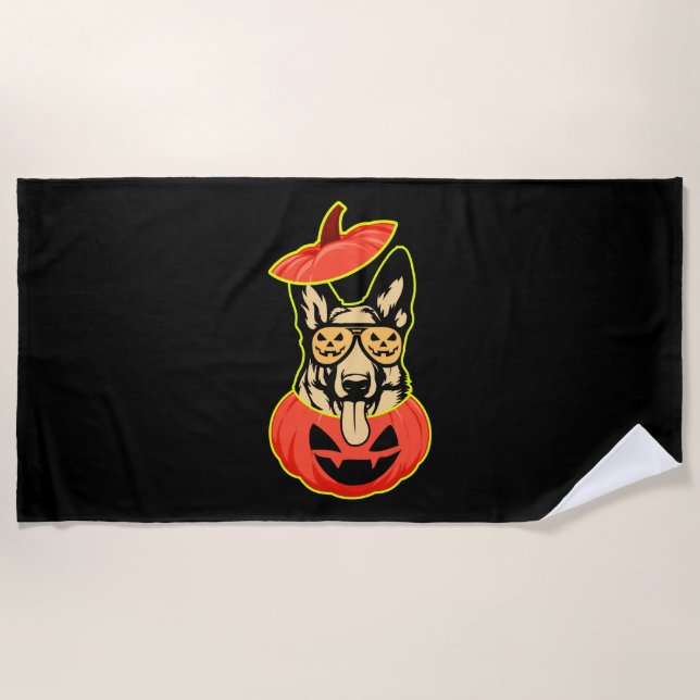 28 German Shepherd In Scary Pumpkin Shirt Funny Cu Strandtuch (Vorderseite)