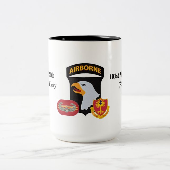 2. Bn-320. Feld-Artillerie-Tasse Zweifarbige Tasse (Mittel)