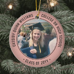 2 Foto Abschluss Elegante Rosa Rose Gold und Schwa Keramik Ornament<br><div class="desc">Erinnern Sie sich an die Leistung des Absolventen mit einem eleganten rosa und schwarzen Brauch zwei Foto rund Abschluss Weihnachtsschmuck. Bilder und Text sind einfach zu verändern und können auf Vorder- und Rückseite unterschiedlich sein. (IMAGE & TEXT DESIGN TIPS: 1) Um die Position der Formulierung anzupassen, fügen Sie Leerzeichen am...</div>