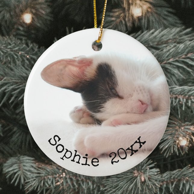 2 Foto Haustier Name & Jahr Einfache schwarze Typo Keramik Ornament (Von Creator hochgeladen)