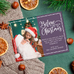 2 Fotos in der Familie Violett Glauben an Weihnach Feiertagspostkarte<br><div class="desc">Moderne Weihnachtspostkarte mit einem Ihrer Lieblingssendportraits der Weihnachtsfamilie auf dem links, ergänzt durch einen echten Goldfolienrahmen und eine Formulierung, die "Glaube an die Magie der Weihnachtszeit" auf der rechten Seite über einen modernen violetten Hintergrund, anpassbar mit Ihrer eigenen Begrüßungsbotschaft. Die Rückseite der Postkarte ist mit einem zweiten Bild, Ihrer Rücksendeadresse...</div>
