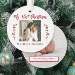 2 Fotos Mutter und Kind Erste Weihnachten zusammen Ornament<br><div class="desc">Das erste Weihnachtsfest des Babys mit einem einzigartigen Sakralbaum mit rustikalen Ästen aus roten Beeren,  eigenen 2 Fotos und modernem Schriftzeichen.           Kann ein schönes Weihnachtsgeschenk für eine neue Mutter sein.</div>