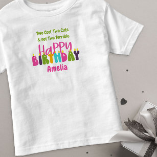 2. Geburtstag Eintöniger Tag farbenfrohe Kerzen Mä Kleinkind T-shirt