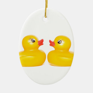 2 Gummienten in der Liebe Keramik Ornament
