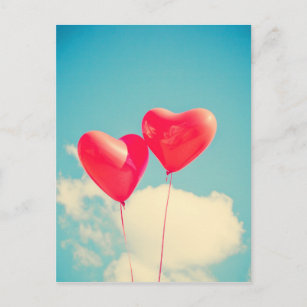 2 Helle, rote Herz gestreifte Ballons schweben nac Postkarte