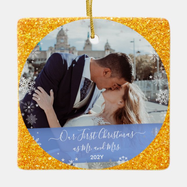2 Photos Our First Christmas Mr Mrs Gold Glitter Keramikornament (Vorderseite)