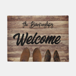 2 Stiefelpaare auf rustikalem Holz nach Maß Fußmatte