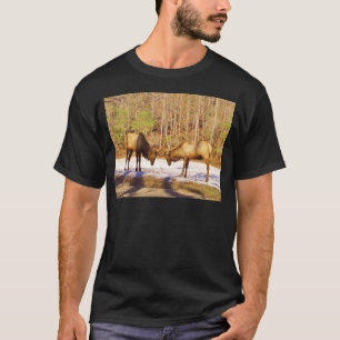 2~ zwei Bull Elk im Schnee T-Shirt
