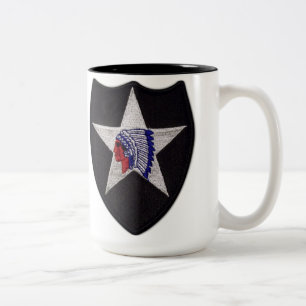 2. ZWEIFARBIGE TASSE