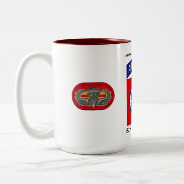 2D BATTALION 319. FELD-KÜNSTLER-TASSE ZWEIFARBIGE TASSE (Links)