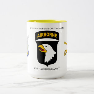 2ND SQUADRON 17TH CAVALRY(RECON) 101ST IM FLUGZEUG ZWEIFARBIGE TASSE