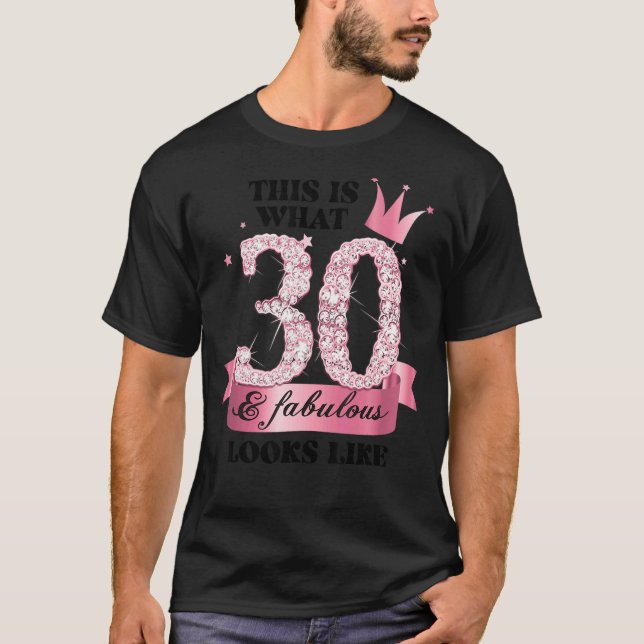 30 & Fabulous I Pink White Party Gruppe Candid Fot T-Shirt (Vorderseite)