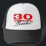 30. Geburtstagshut | dreißig Felsen! Truckerkappe<br><div class="desc">30. Geburtstagshut | dreißig Felsen! Personalizable Alterszahl. Coole dreißigste bday Geschenkidee für Bruder,  Schwester etc.</div>