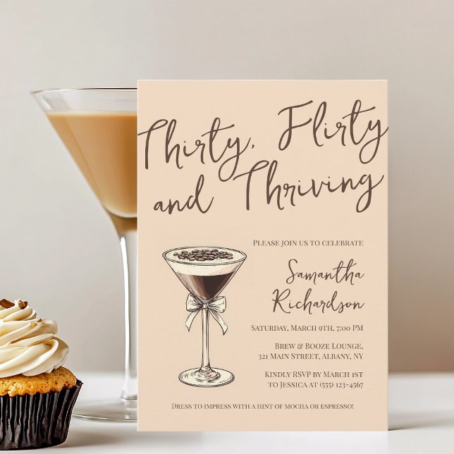 30 Koketter und florierender Cocktail 30. Geburtst Einladung (Thirty Flirty and Thriving Espresso Martini Cocktail 30th Birthday Invitation)