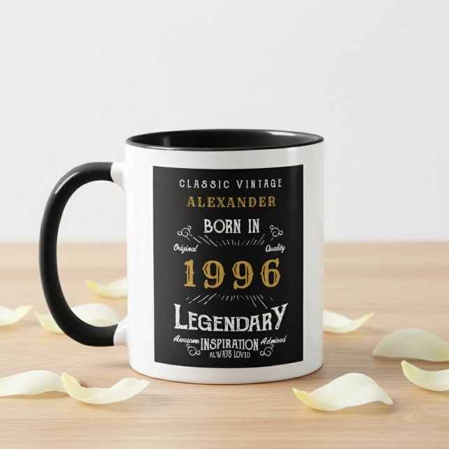 30th Birthday 1996 Legend Retro Black Personalized Tasse (Born 1996 birthday mug. Wood and grey background.)