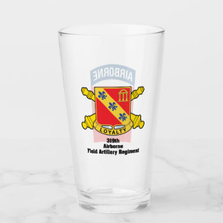 319. AFAR 82. Im Flugzeug Division Bierglas Glas