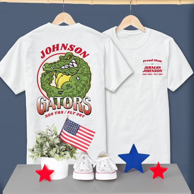 320 Gators Luftwaffe BMT Abschluss LICHT Farbe T-Shirt (Custom 320 TRS Gators Mascot US Air Force Basic Training Graduation tees in white, proud mom & dad)