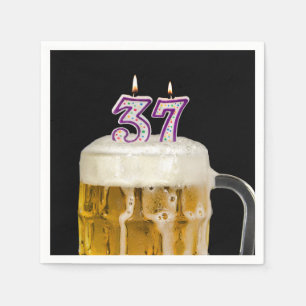 37. Geburtstagsbiere auf schwarz Serviette
